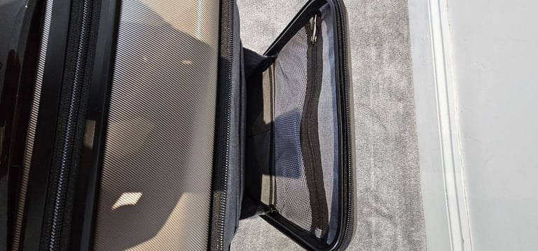 Ricardo Beverly Hills 21” Carry-On Hardcase Spinner Suitcase Luggage