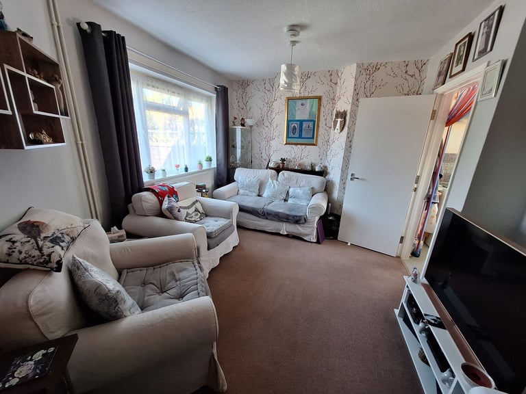 1 small bungalow Edgware HA8