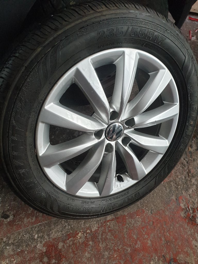 VW tiguan alloy wheel and tyre 