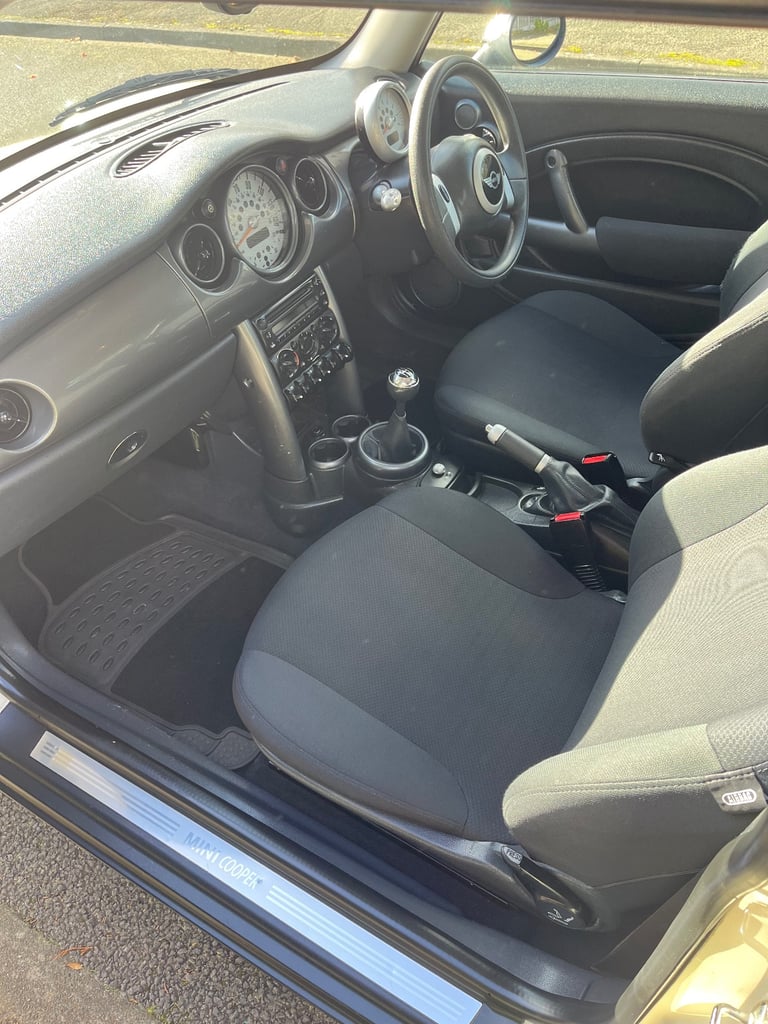 Mini Cooper 1.6 petrol 65000 miles full service history V.G.C £1650.