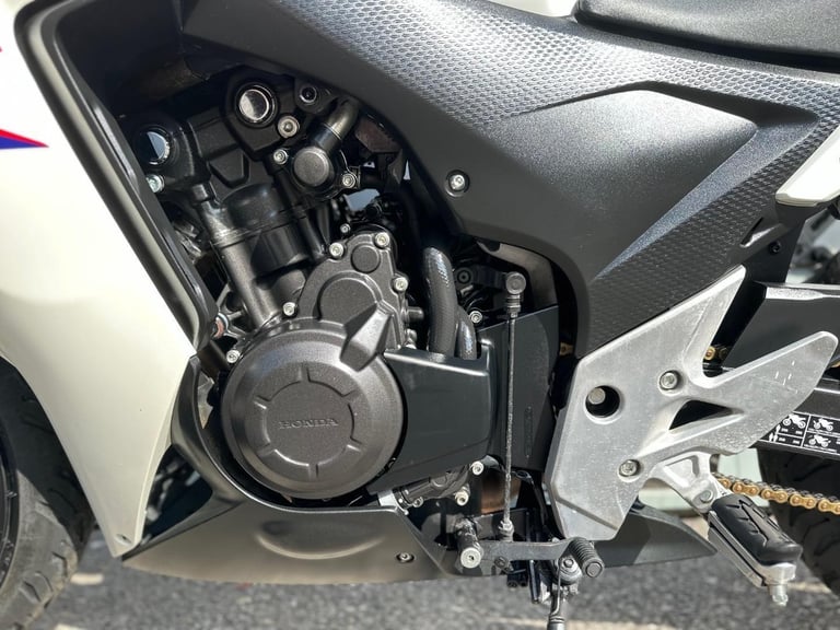 STUNNING LOW MILEAGE 2014/14 HONDA CBR500R ABS MOTORCYCLE 