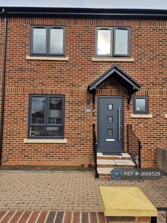 4 bedroom house in Eton Wick, Eton Wick, Windsor, SL4 (4 bed) (#2668529)