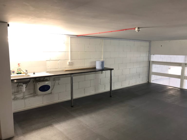 7-17 Latona Road, Amazing spacious studios Available Now!