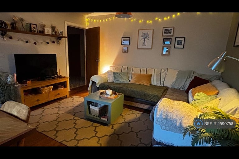 1 bedroom flat in St. Margarets Court, Maritime Quarter, Swansea, SA1 (1 bed) (#2599758)