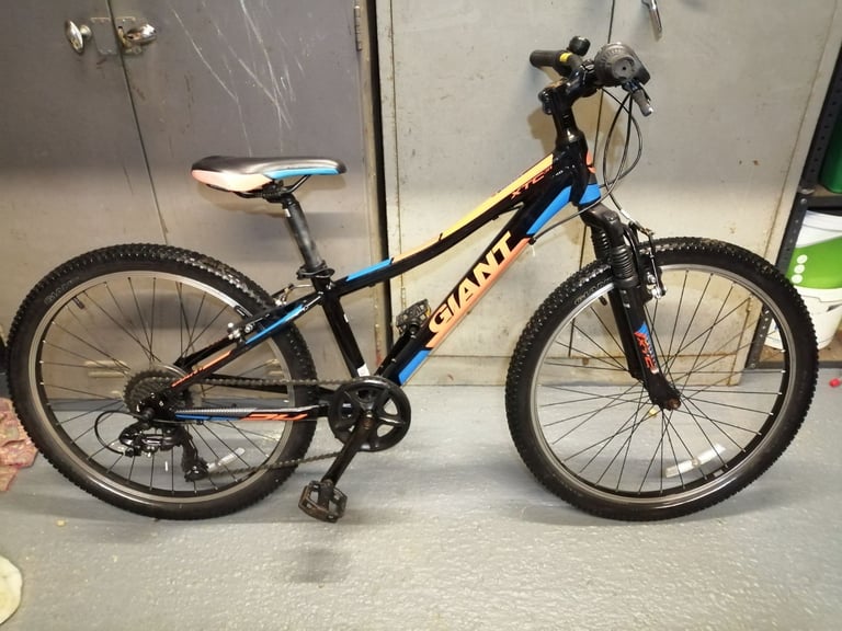image for Giant XTC Jr mountain bike 24&quot; wheels 12&quot; frame.