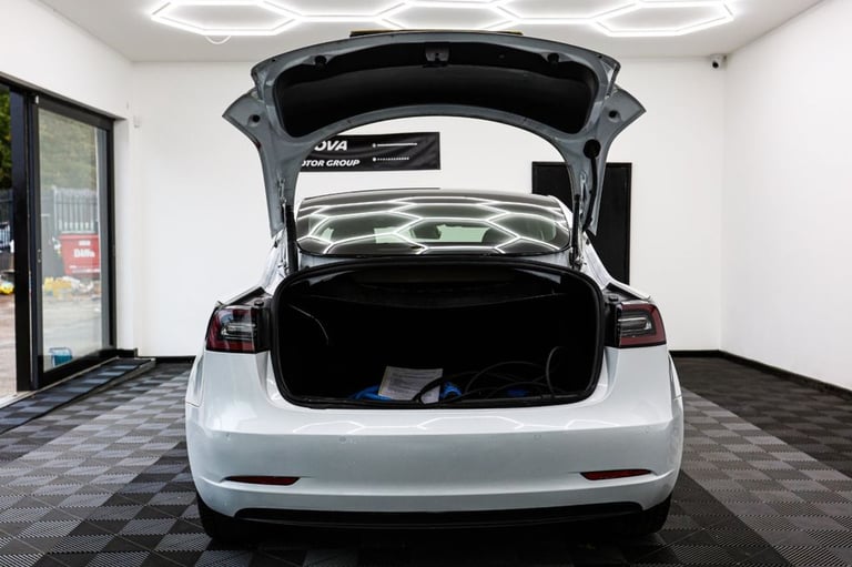 2020 Tesla Model 3 Standard Range Plus Saloon 4dr Electric Auto RWD (241 bhp) Saloon ELECTRIC Aut...