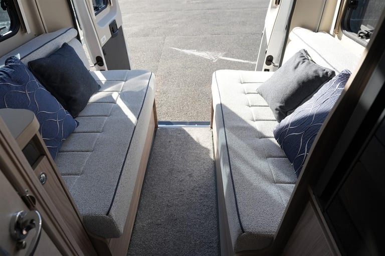 Elddis Chatsworth CV40 FIAT 3 BERTH 4 TRAVEL SEAT MOTORHOME