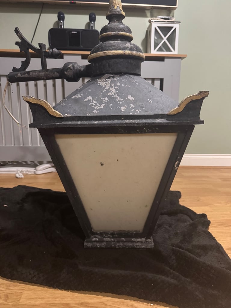 Antique Outdoor Wall Lantern