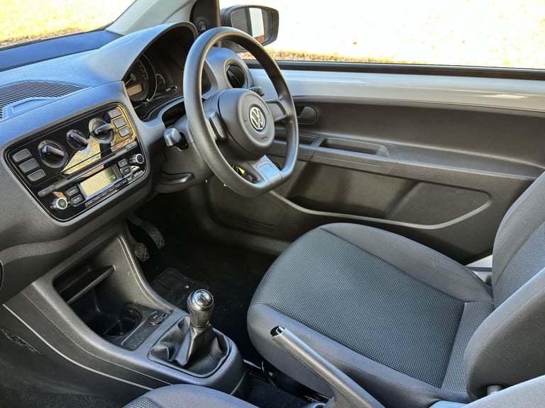 VOLKSWAGEN UP 1.0 Take up! 2012