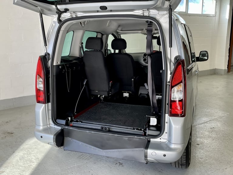 PEUGEOT PARTNER TEPEE 1.6 BlueHDi Allure WAV wheelchair accessible vehicle 2018