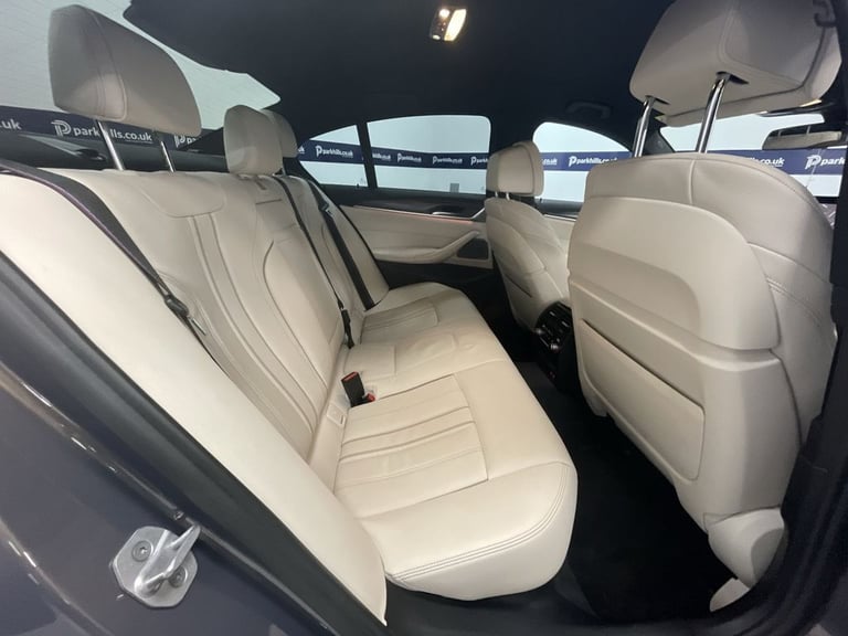 2020 BMW 5 Series 4.4 M550i V8 Saloon 4dr Petrol Steptronic xDrive Euro 6 (s/s) (530 ps) - AA Sal...