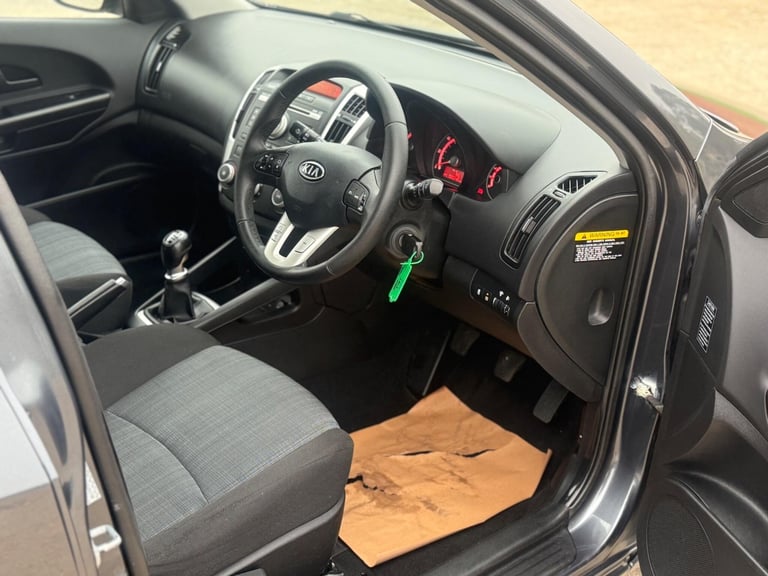 2012 Kia Ceed 1.6 CRDi EcoDynamics 2 Sports Wagon Euro 5 (s/s) 5dr ESTATE Diesel Manual