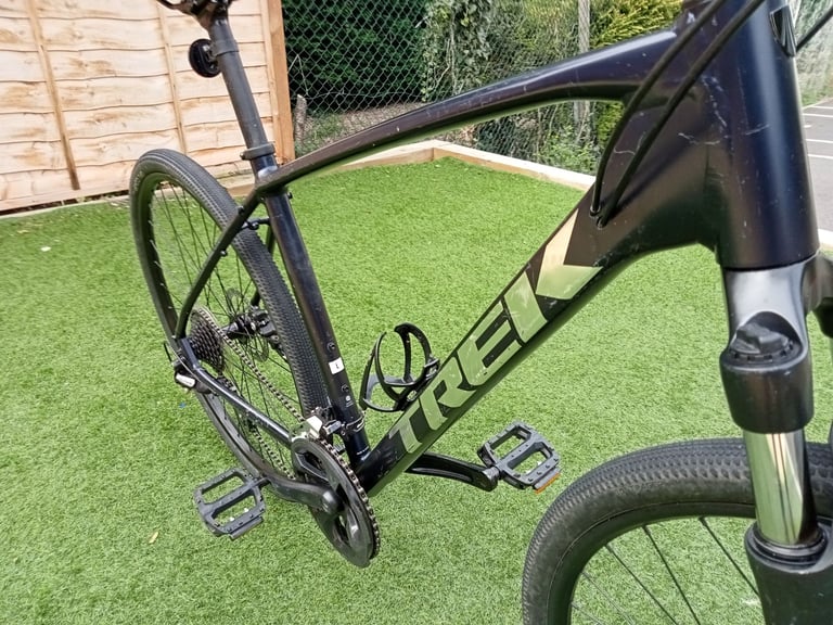 Trek Dual Sport Hybrid Mountain Bike.