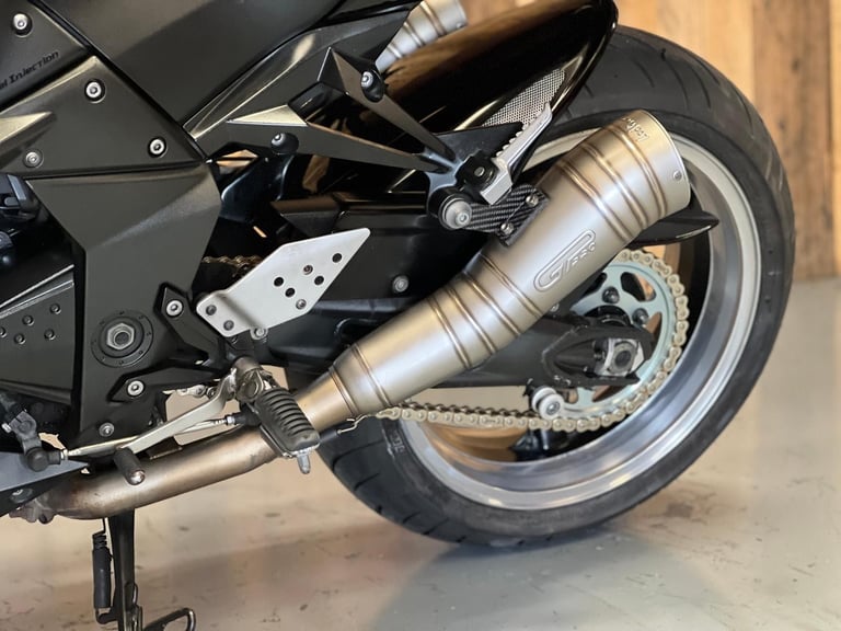 Kawasaki Z1000 ABS 2009 Lots of extras!