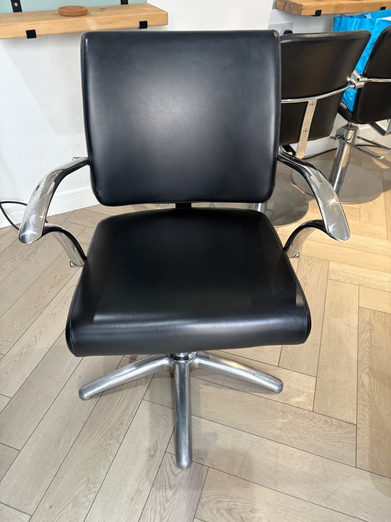 Hairdressing Chair 