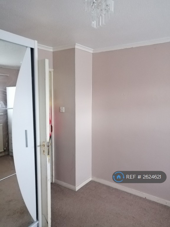 4 bedroom house in Basingstoke, Basingstoke, RG22 (4 bed) (#2624621)