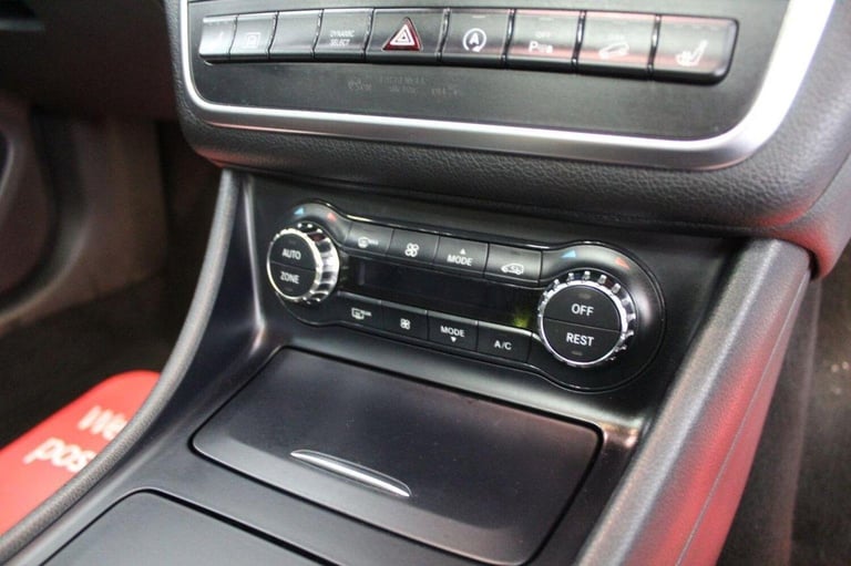 MERCEDES-BENZ GLA CLASS 2.1 GLA220d AMG Line (Premium Plus) 7G-DCT 4MATIC Euro