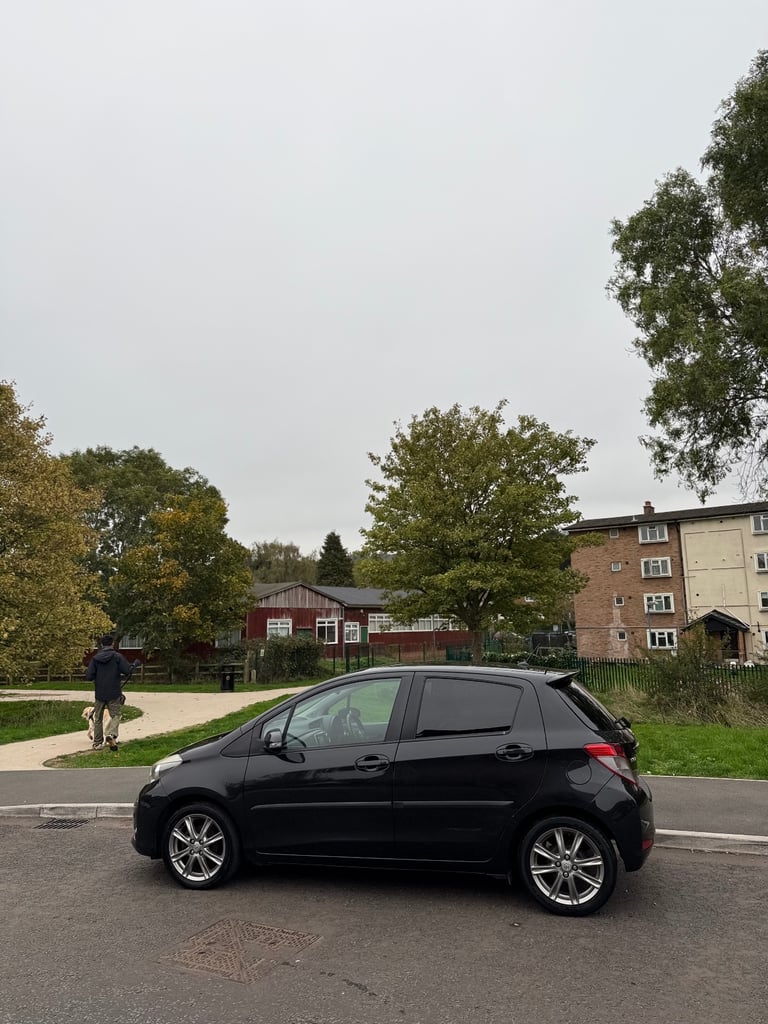 Toyota, YARIS, Hatchback, 2012, Manual, 1329 (cc), 5 doors