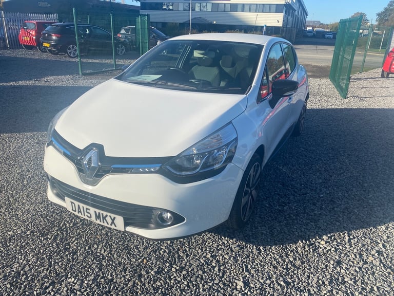 image for 2015 Renault Clio 0.9 TCE 90 Dynamique S MediaNav Energy 5dr HATCHBACK Petrol Manual