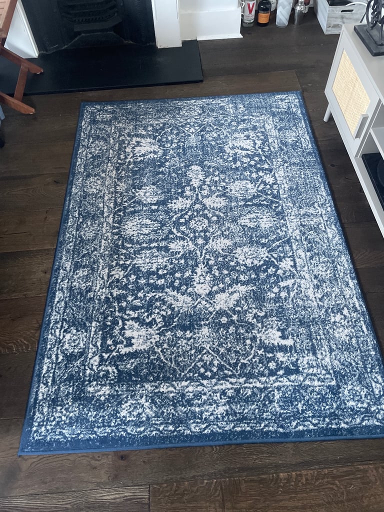image for Rug for sale - good condition 