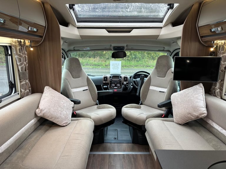 SWIFT BESSACARR HI-STYLE 599 MOTORHOME Alde, Auto Satellite, Tower Fridge, 