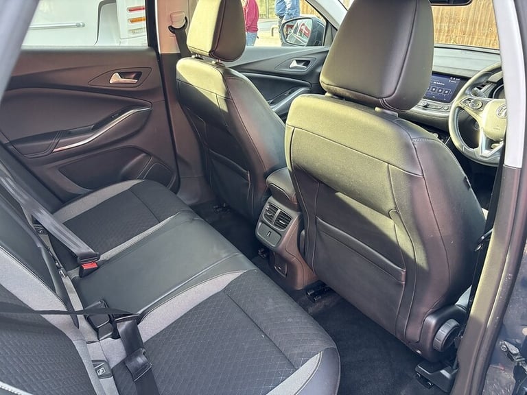 2018 Vauxhall Grandland X Turbo Tech Line Nav SUV Petrol Manual