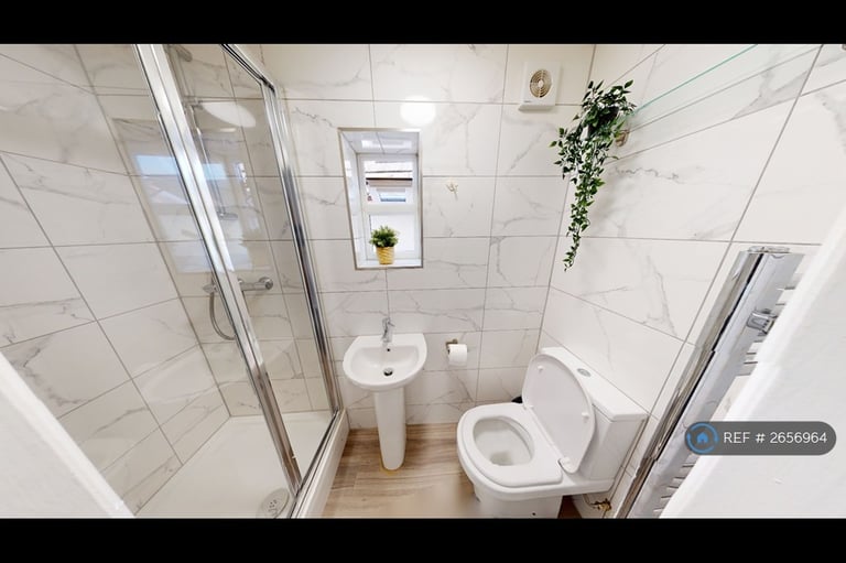 8 bedroom house in Charter Avenue, Coventry, CV4 (8 bed) (#2656964)