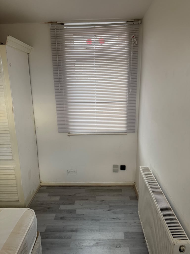 Singe Bedroom 