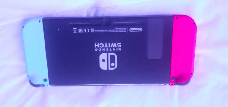 NINTENDO SWITCH CONSOLE BUNDLE 