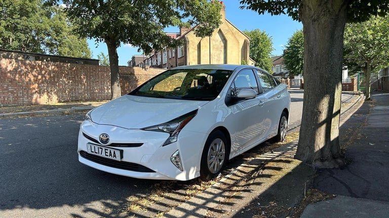 2017 Toyota Prius 1.8 VVT-h Active CVT Euro 6 (s/s) 5dr HATCHBACK Petrol/Electri