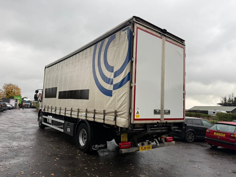 DAF LF 230, CURTAIN, UNDERSLUNG TAIL LIFT 