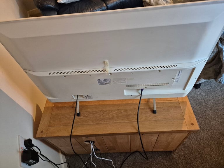 JVC 40 INCH TV