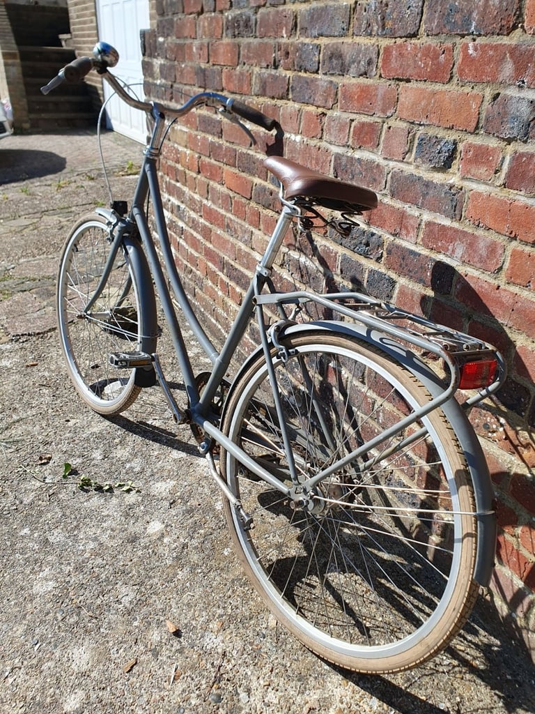 Bobbin Birdie Traditional Step Through Bike - Quality Spec