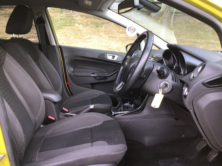 2013 Ford Fiesta 1.5 TDCi Titanium 5dr HATCHBACK Diesel Manual