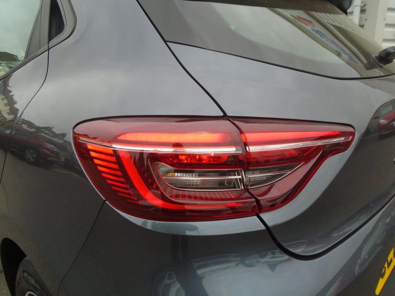 2022 Renault Clio 1.0 TCe Iconic Euro 6 (s/s) 5dr HATCHBACK Petrol Manual