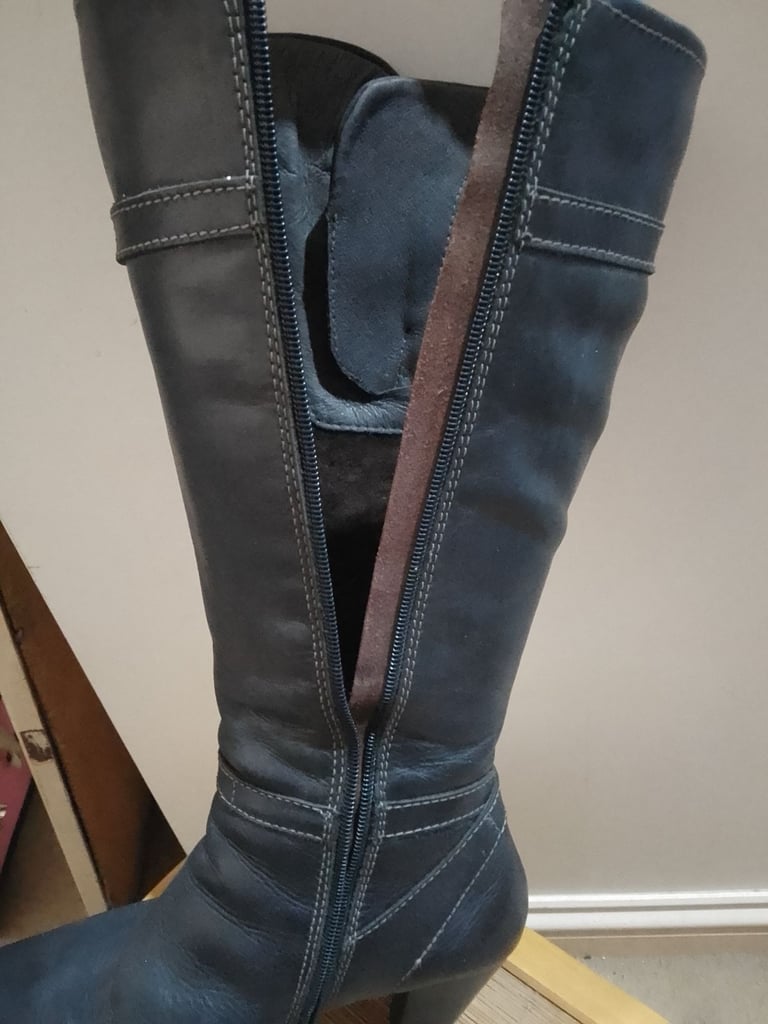 image for Pikolinos long black leather boots size 5