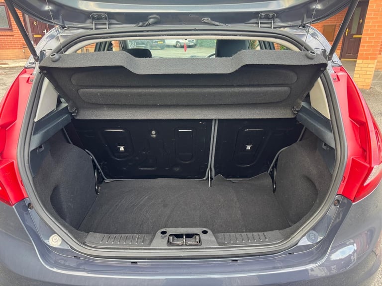 Automatic Ford, FIESTA, Hatchback,1388 (cc), 5 doors