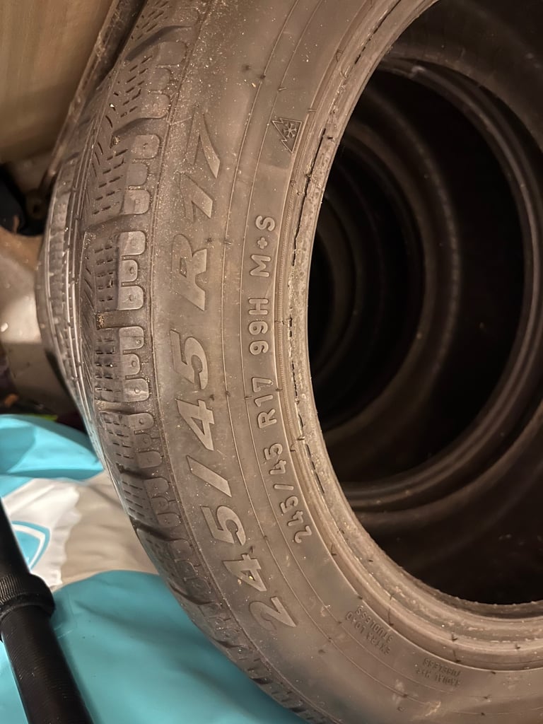 Winter tyres 245/45/17 x 5 