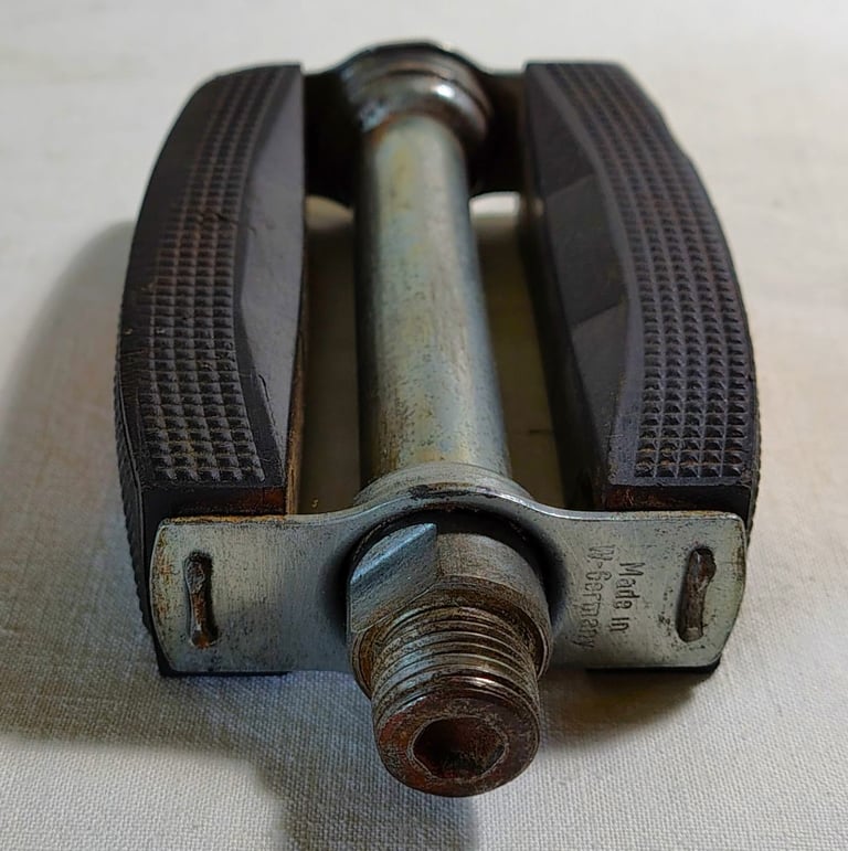 Bicycle Vintage Pedals For Classic Raleigh Bike / Chopper