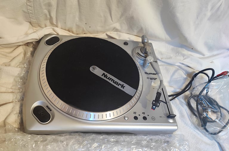 DJ Turntable - Numark TT1650 direct-drive DJ turntable