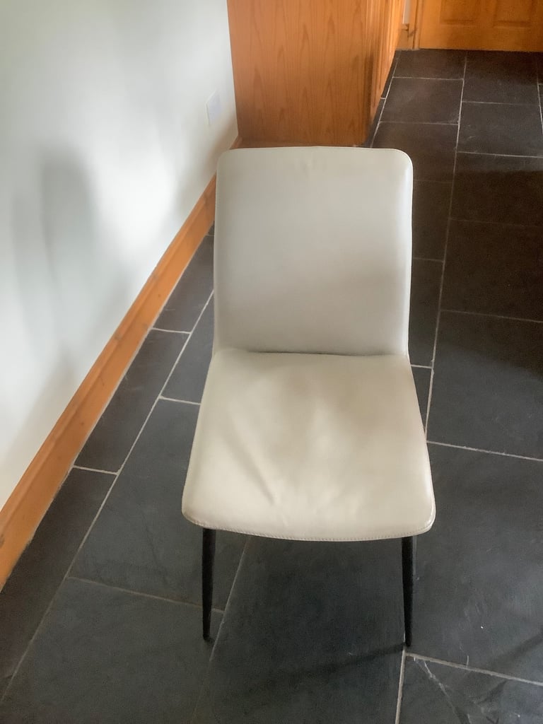 Kitchen Table & Chairs