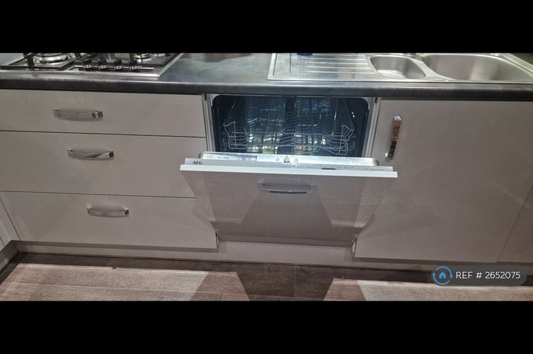 4 bedroom house in Longships Drive, Milton Keynes, MK3 (4 bed) (#2652075)