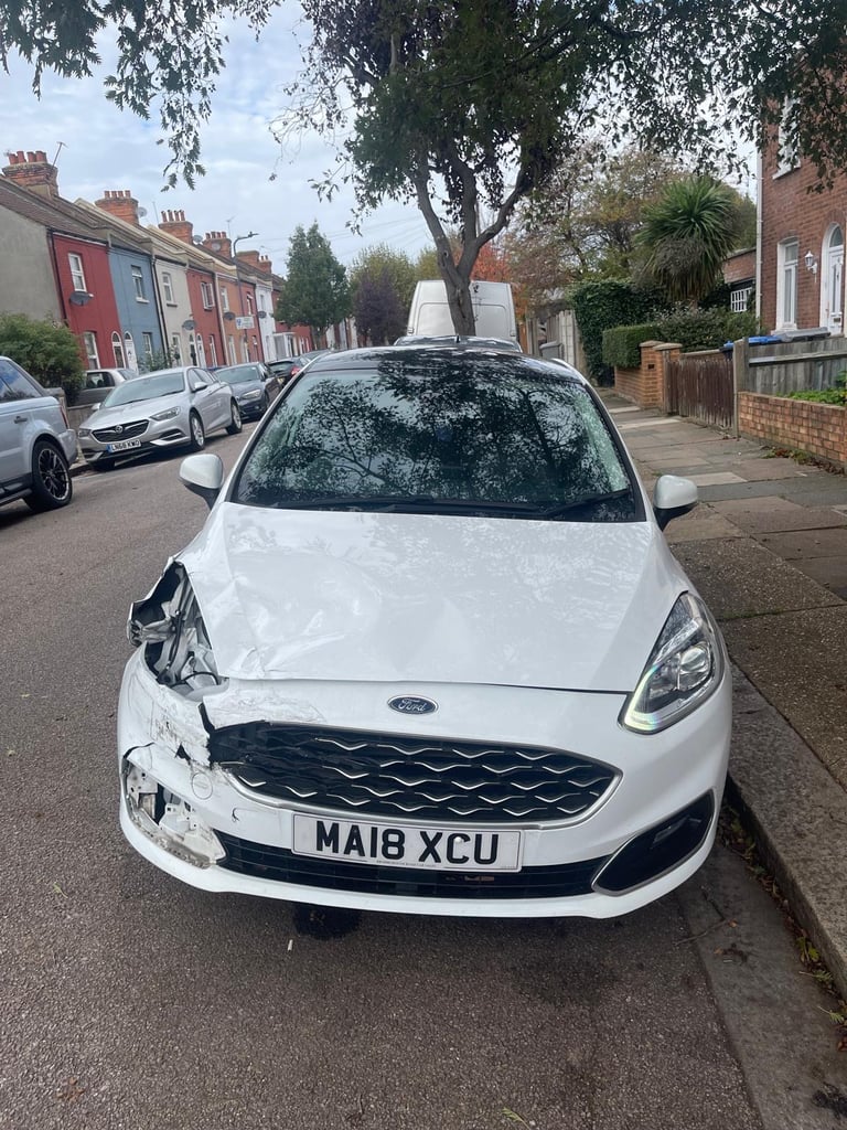 Ford, FIESTA VIGNALE, Hatchback, 2018, Damaged Salvage Repairable 2 owners,
