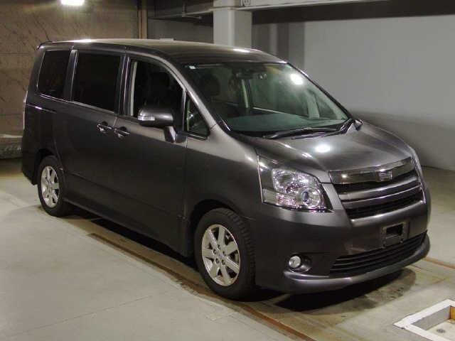 TOYOTA NOAH WELCAB WITH DISABILITY / DISABLED ACCESS SEAT