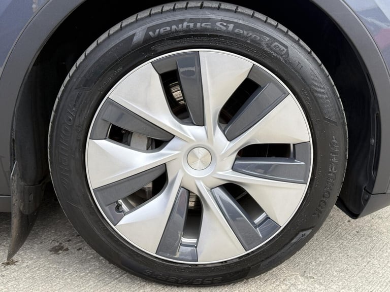 2022 Tesla Model Y Long Range AWD 5dr Auto MPV ELECTRIC Automatic