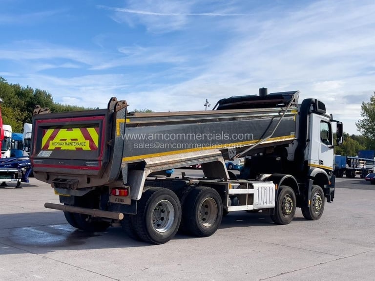 2017 (17) MERCEDES-BENZ AROCS 3240K TIPPER