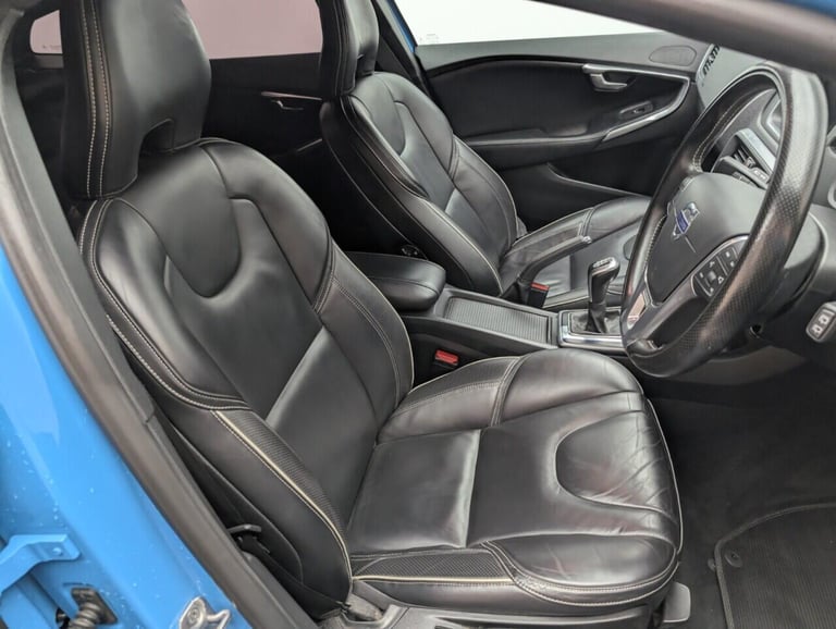 2015 Volvo V40 2.0 D2 R-Design Lux Nav Hatchback 5dr Diesel Manual Euro 6 (s/s) (120 ps) - HATCHB...