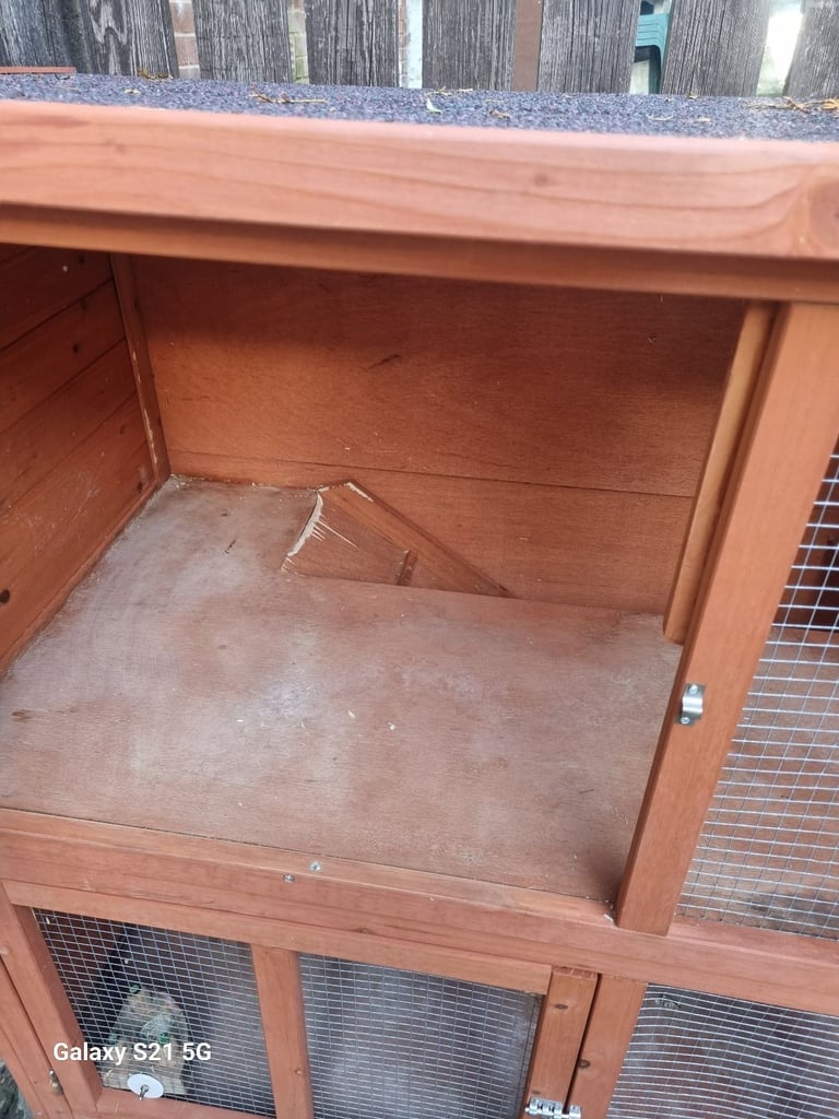 Rabbit hutch