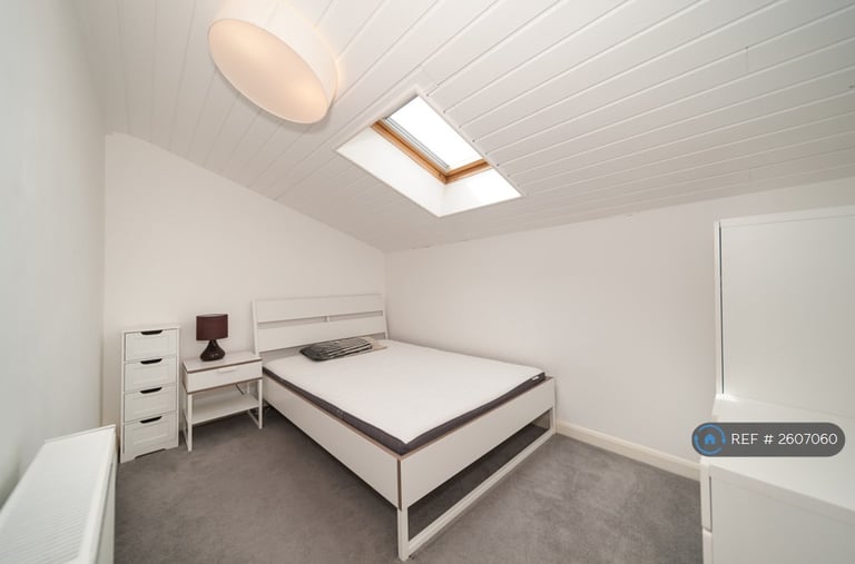2 bedroom flat in Seaton Close, London, SE11 (2 bed) (#2607060)