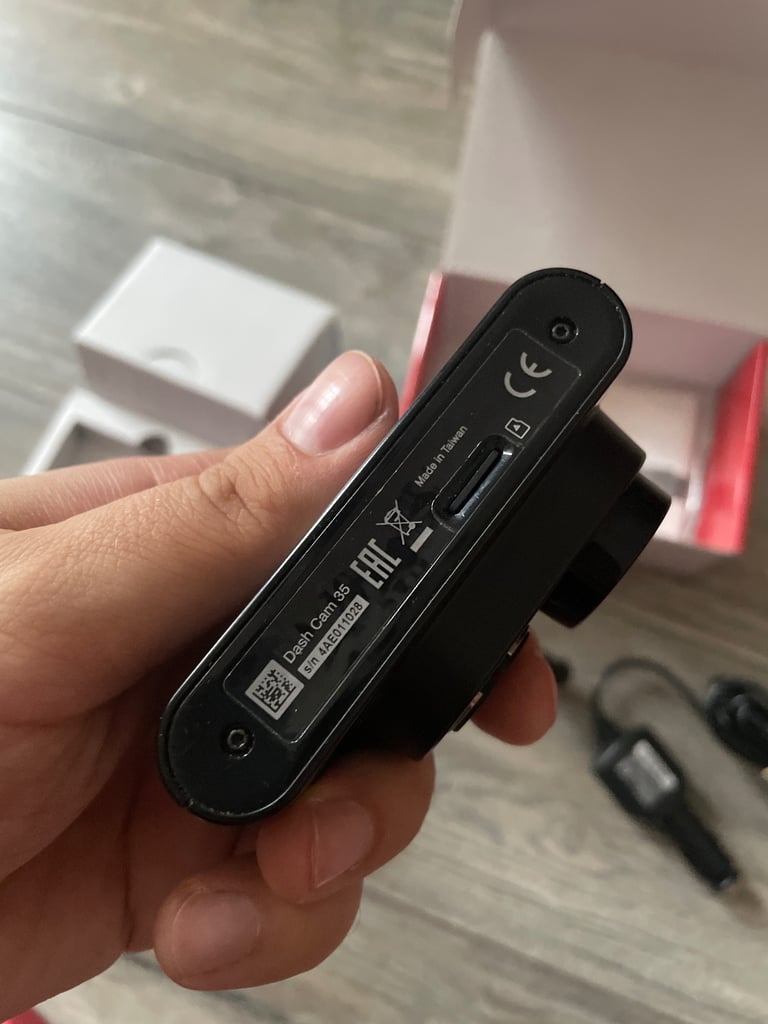 Garmin 35 dashcam boxed 